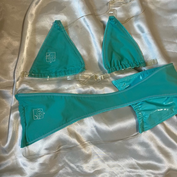 Bikini - Picture 3 of 6